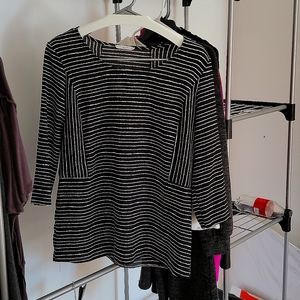 Black/White Blouse.  3/4 sleeve, scoop neck. Like new.  Purchased frm Stitch Fix